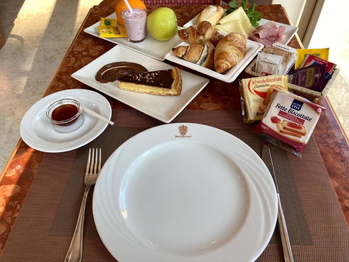 Hotel Visconti Melzo Bagian luar foto